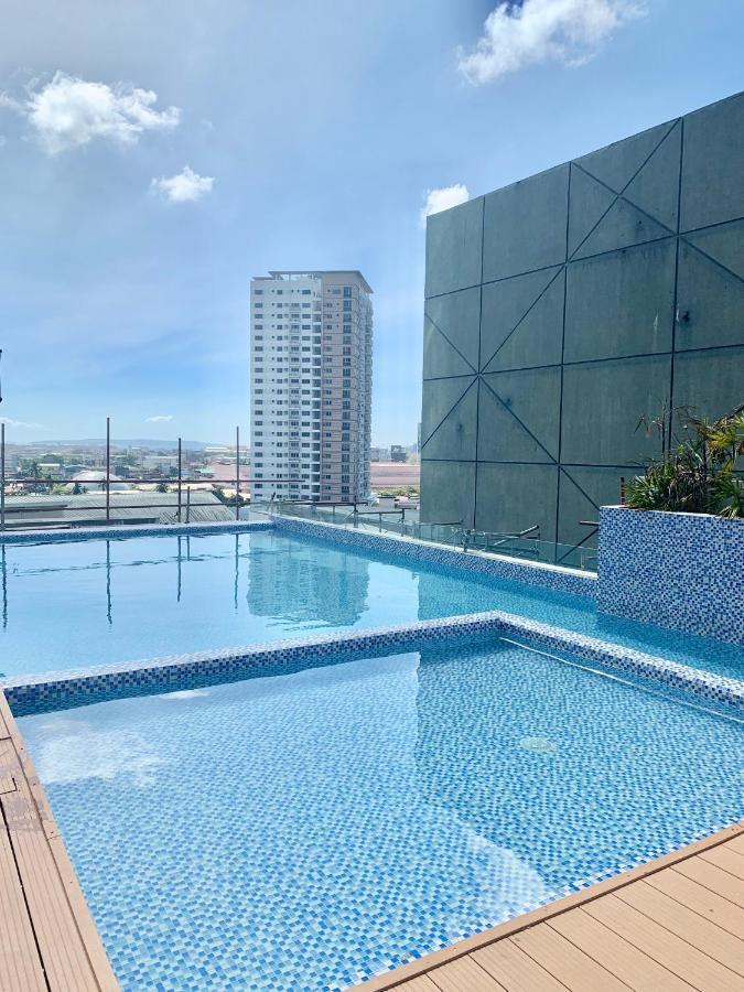 Hola! Condotel @ Inspiria Davao Exterior photo