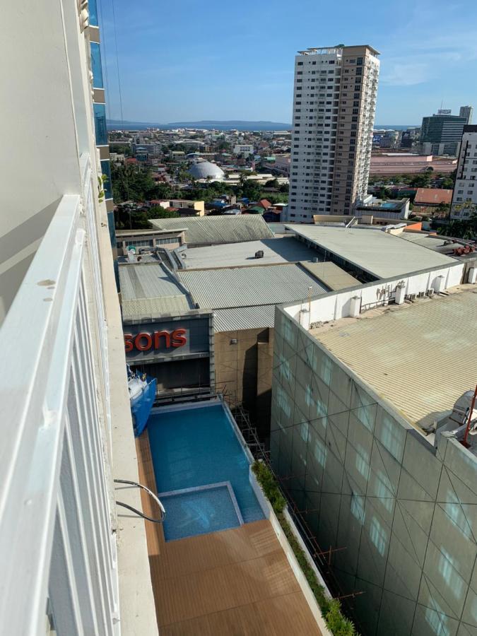 Hola! Condotel @ Inspiria Davao Exterior photo