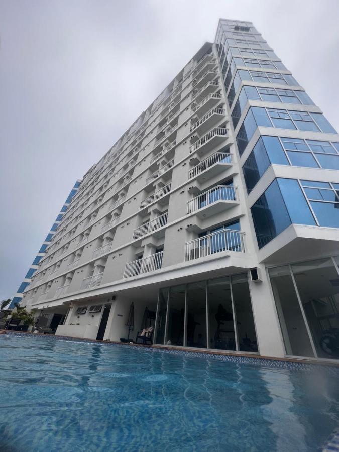 Hola! Condotel @ Inspiria Davao Exterior photo